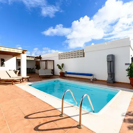 Villa Alfredina With Private Pool Yaiza (Lanzarote)